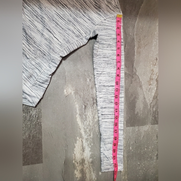 Lululemon Close to Crossing Long Sleeve *Rulu. White, Grey. Striped. Size XS - Picture 12 of 12